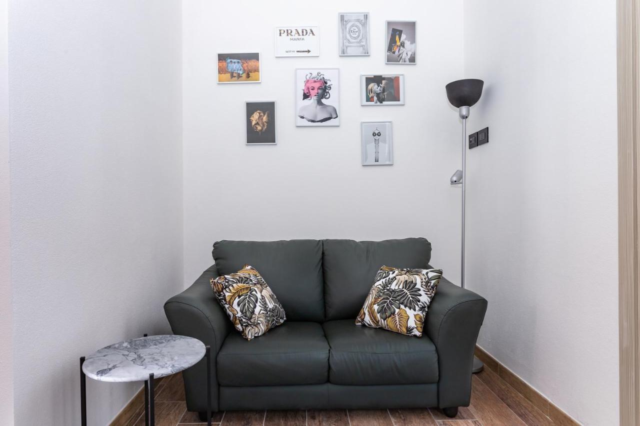 Living G Room カリアリ エクステリア 写真